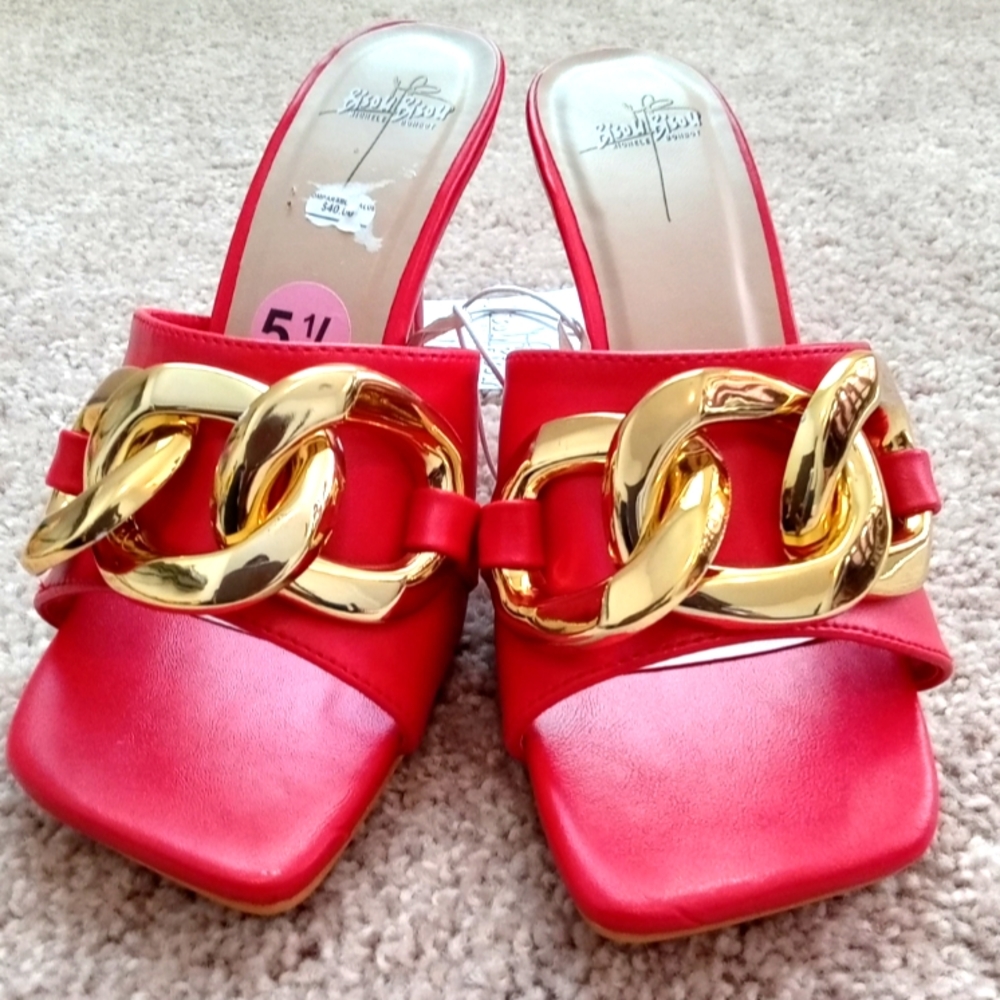 Small high heel sandal